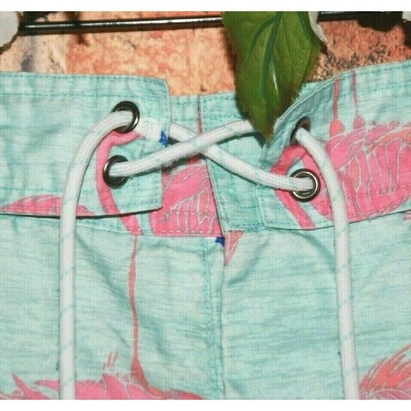 St. John's Bay Men's Swimming Trunks Size M Pockets Flamingos Elastic Tie Waist - Picture 2 of 8